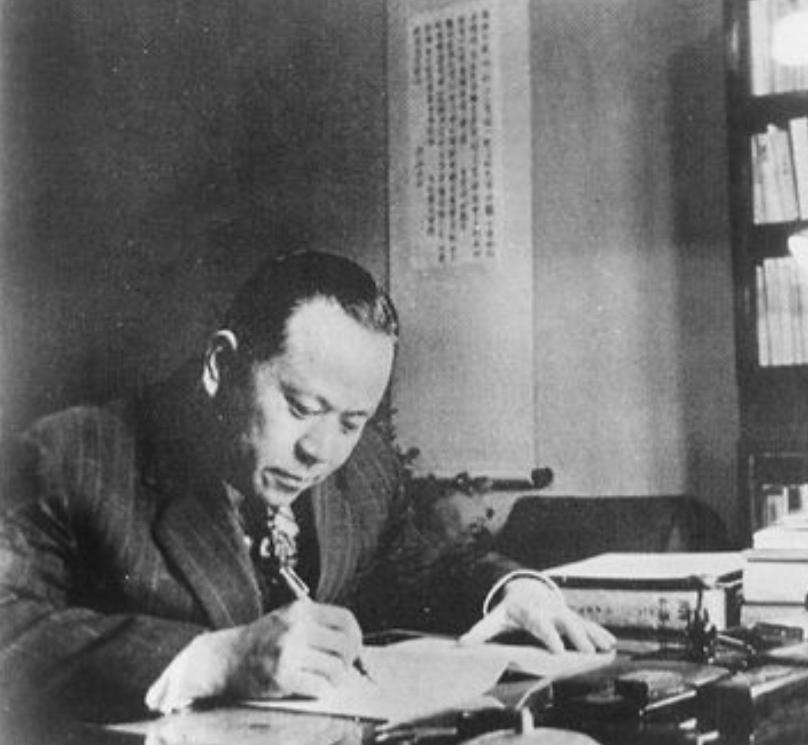 1985年，我国一位高级干部访问日本，在行程尾声，竟要去参观靖国神社，随行人员反
