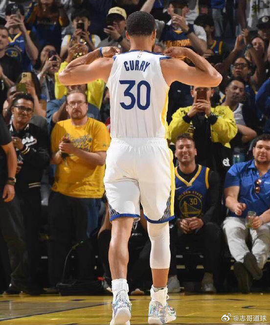 库里新战靴李宁打造Curry新球鞋要来了终于等到官宣！库里亲口确认Curry B