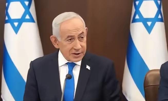 果不其然，以色列提前动手了，炸哈尔克岛，炸居民区，炸库姆大桥。

​特朗普对伊朗