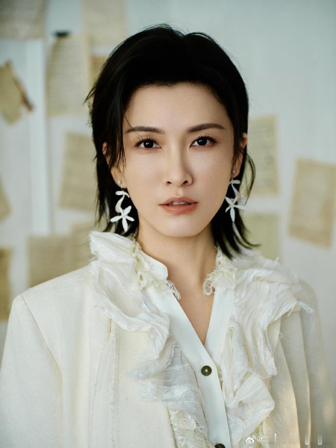 徐洁儿短发又是另外一种感觉徐洁儿你怎么两幅面孔 甜妹辣妹&清冷姐姐，双倍美貌暴击