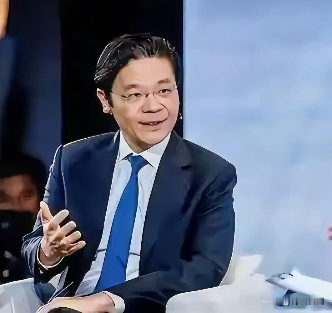 真没想到，新加坡总理黄循财在加州签那个“美新半导体走廊”备忘录时，笑得那么开心，