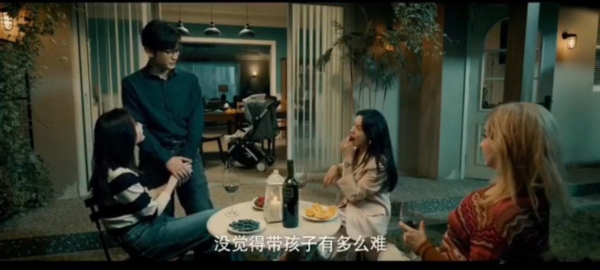 #张海潮 又赚钱又养家又体贴又带娃#他不仅在外是赚钱养家的小能手，回到家更是体贴