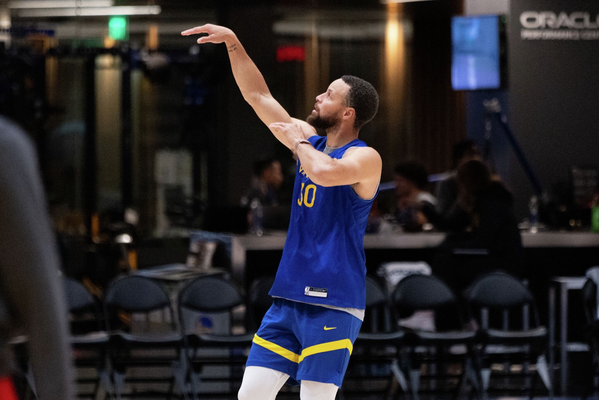 库里真喜欢穿WOW 12库里超话创作官