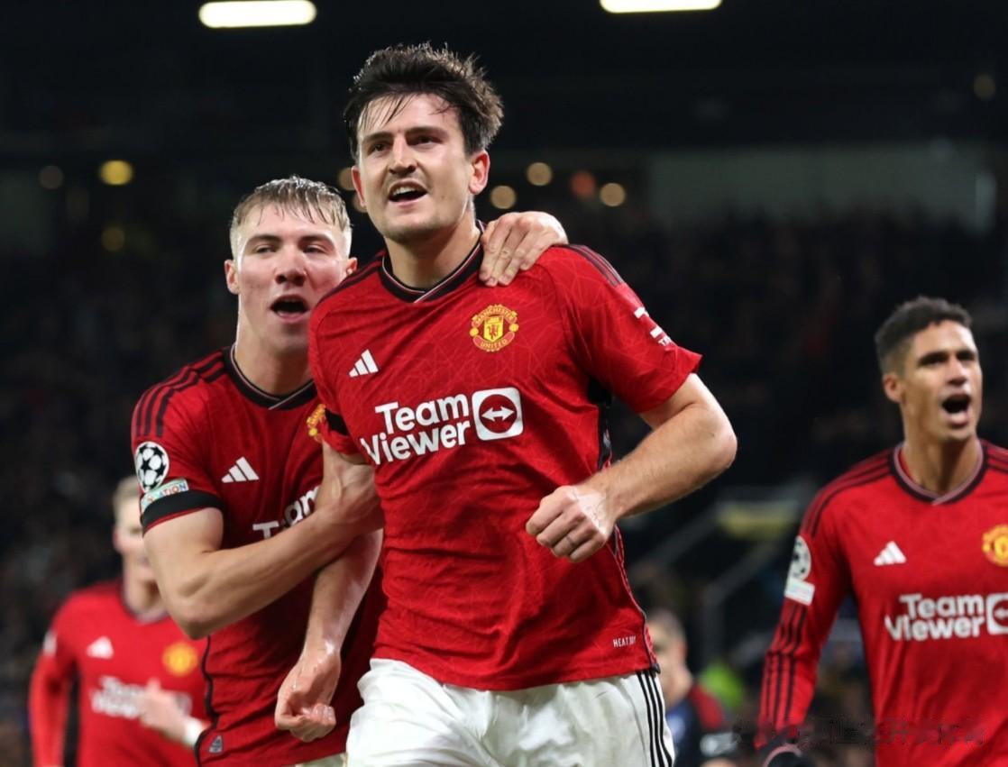 1-0！马奎尔以德报怨，拯救滕哈赫，水货扑点救主，曼联欧冠首胜
曼联主场1-0艰