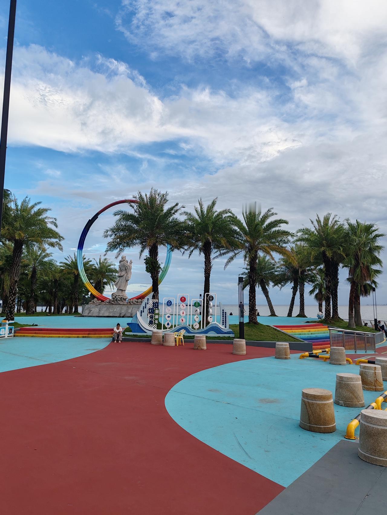 惠州除了大亚湾还有哪些地方好玩还有惠州西湖、博罗罗浮山、龙门南昆山温泉、惠东双月