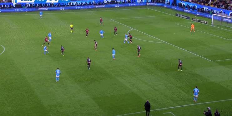 哈哈差点因为假摔吃黄牌 