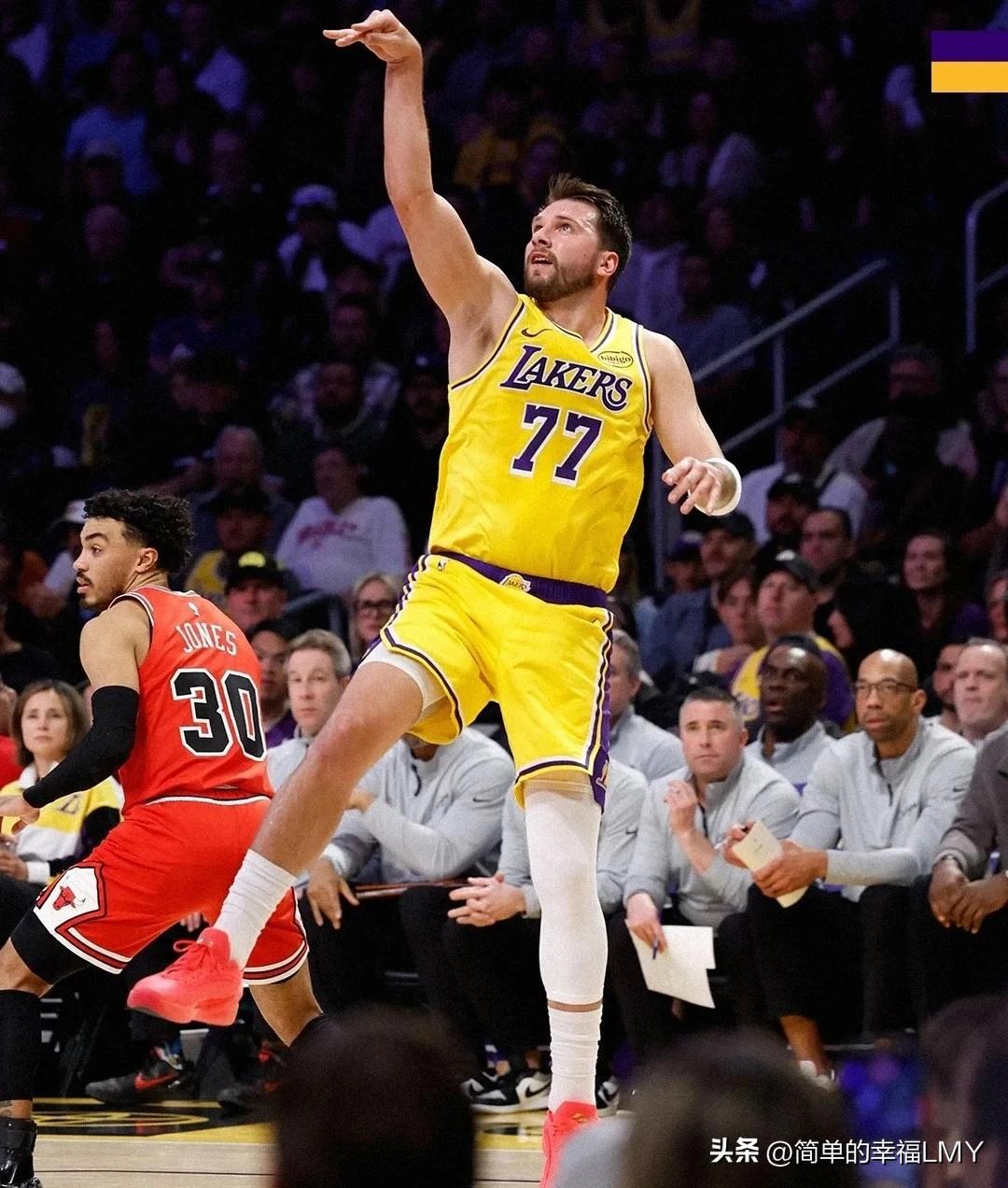 东契奇要是有43个罚球，今天就要拿85分了!


今天的NBA赛场，简直成了球星