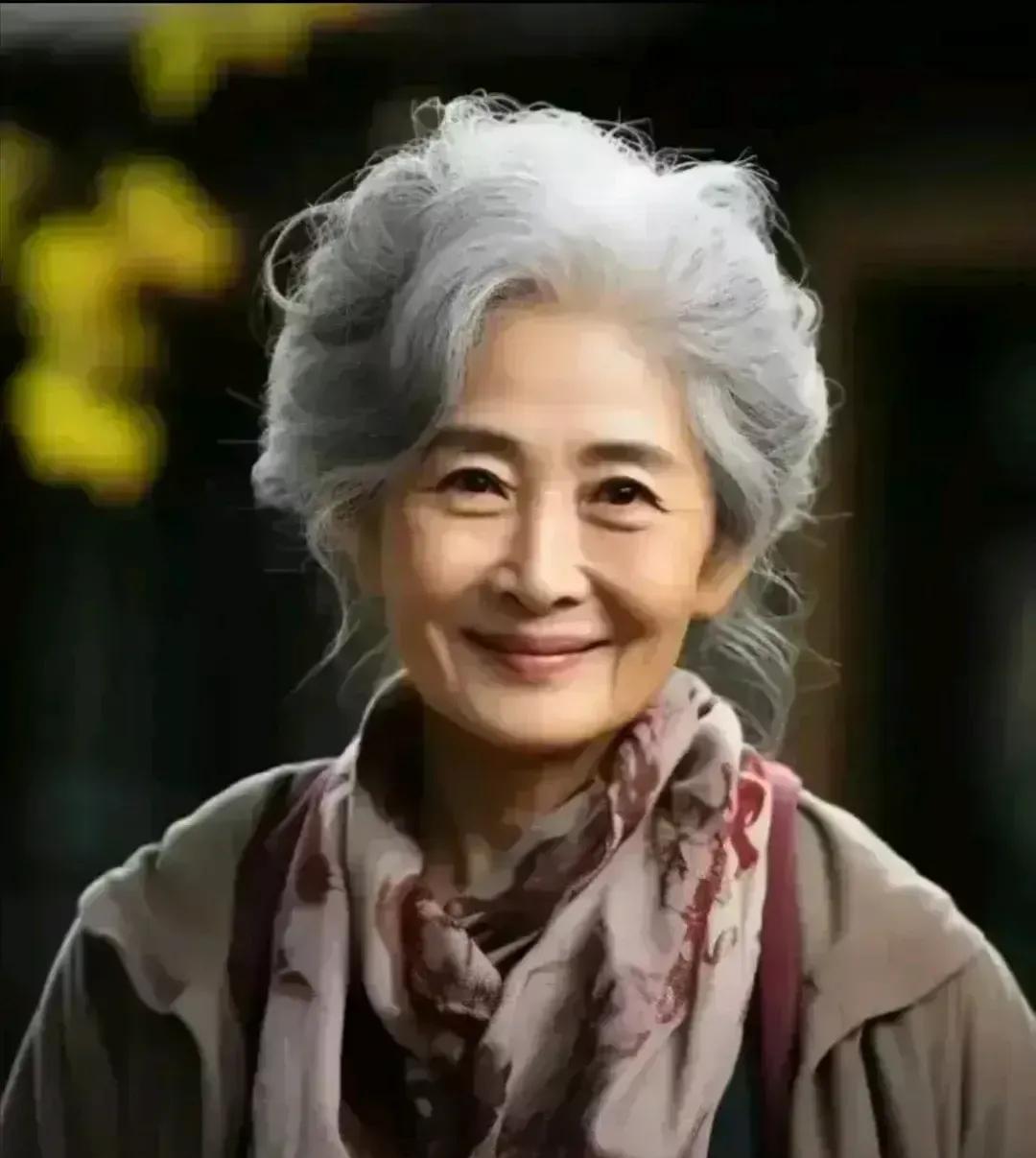 喊爷爷的爷爷叫“太太”。再往“太太”的上辈，不管男女长辈都统称叫“老太太”，就没
