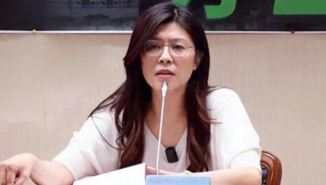 如果台湾还有 2028，国民党不外乎就 4 个人选。
 
第一是韩国瑜，他算是这