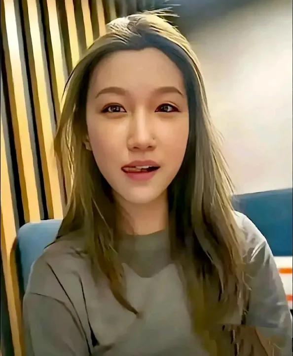 和外国电竞选手激情一夜的大连工业大学的女大学生被学校开除了。有的人说学校做得对，