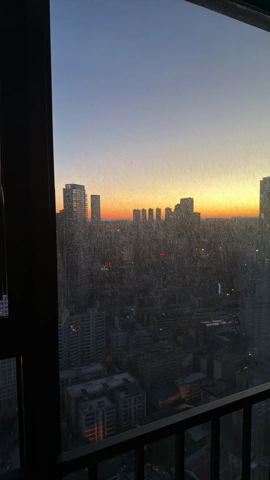 女孩不要责怪你有一颗柔软的心脏 是这个世界棱角太多