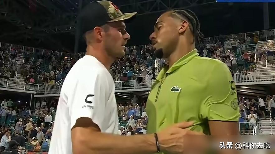 阿蒂尔·菲斯，21岁，在决胜盘抢七2比6落后，命悬一线。
连追六分，挽救四个赛