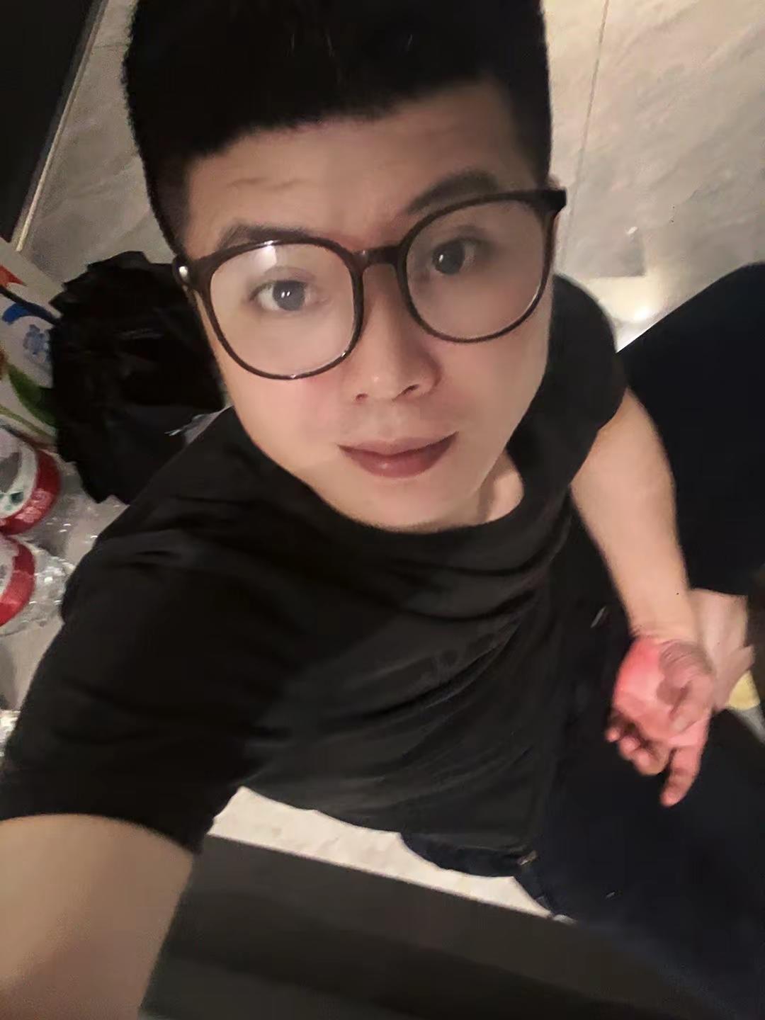 一个人真正的觉醒 是对所有关系的绝望 当你见过人性的黑暗 遭遇信任的崩塌 体验过