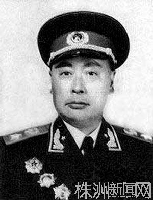 1958年，陈毅在一次饭局上，当着周总理的面，和妻子吵了起来：“哎呀，我跟总理喝