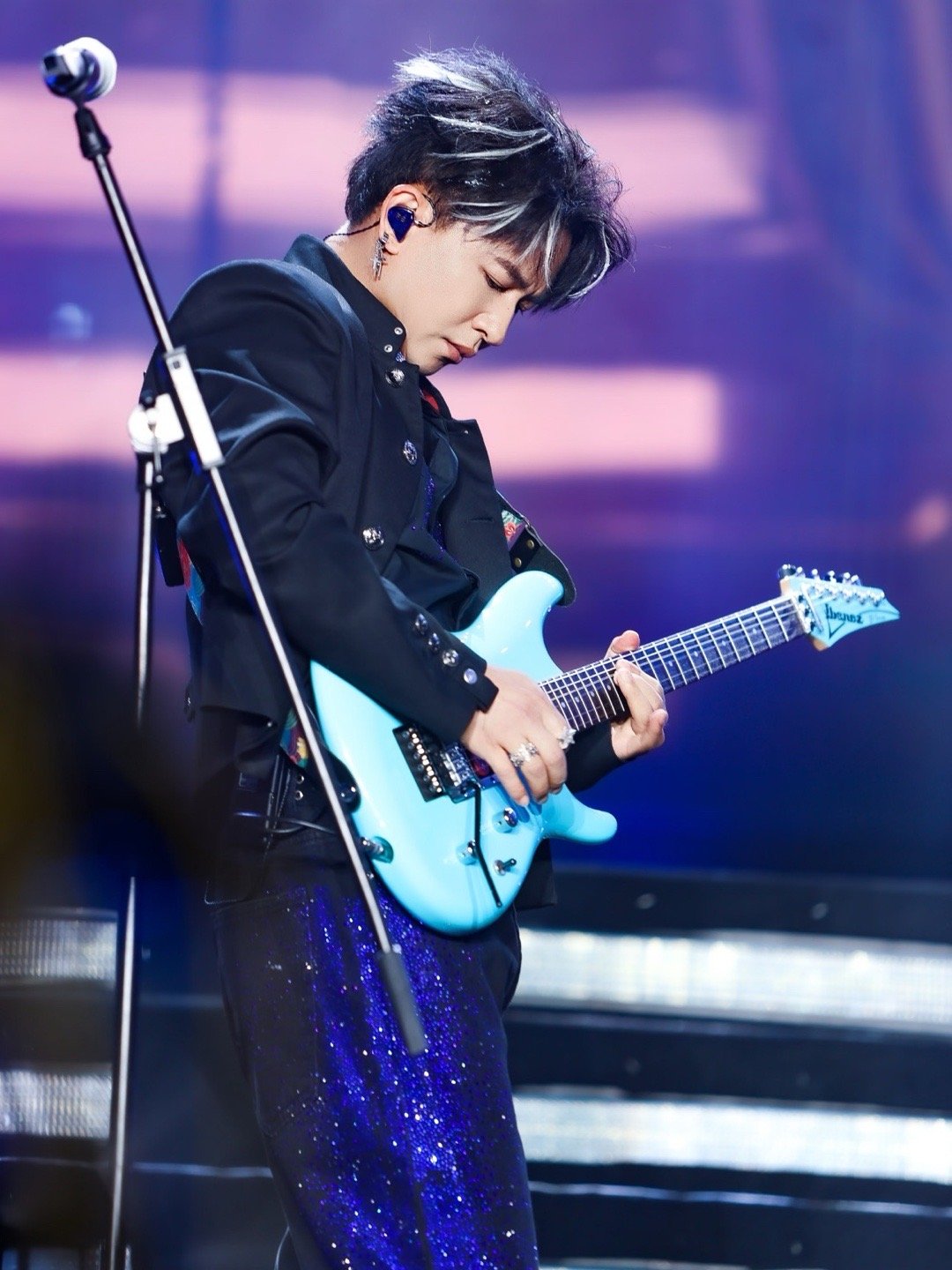 谁能懂点进来发现居然是曾经的回忆😮感觉他的声音小时候抱过我