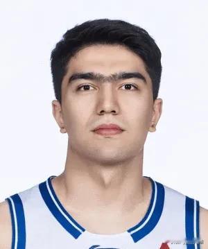 今晚胡金秋受伤以后，鲁吐布拉的舆论压力应该会很大。我个人认为，鲁吐布拉不是故意的