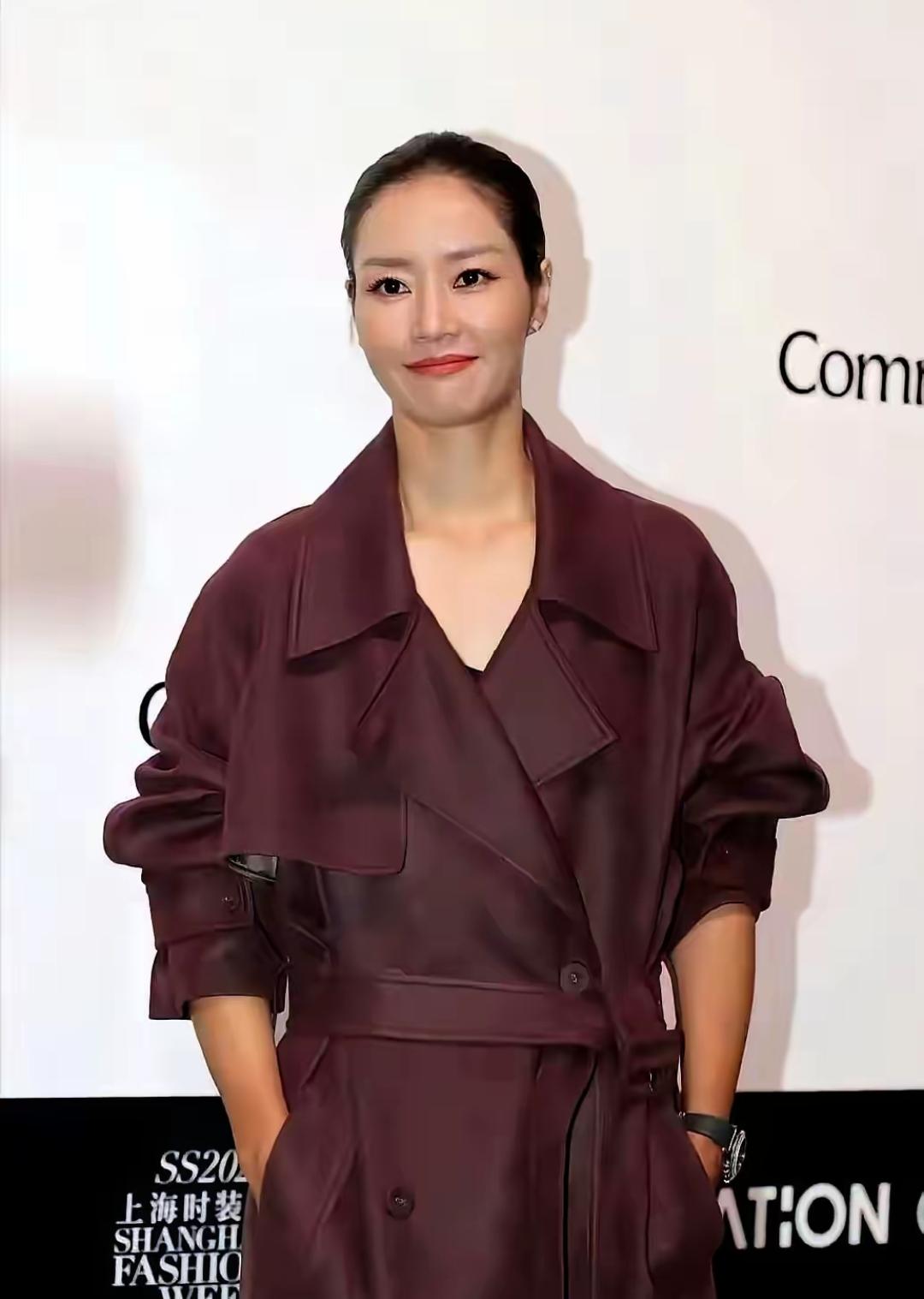 李娜退役后不进体育局当官，也不上综艺捞快钱，却在2025年底，自己掏真金白银在湖
