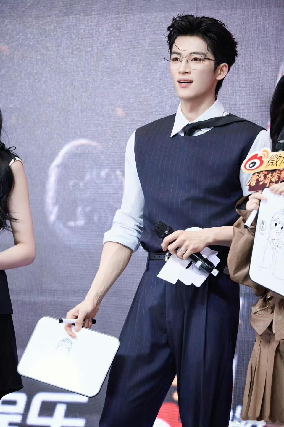 唐宫奇案 我的评分：王星越爹系少年感唐宫奇案 萧怀瑾不会武功却第一时间赶到，明知