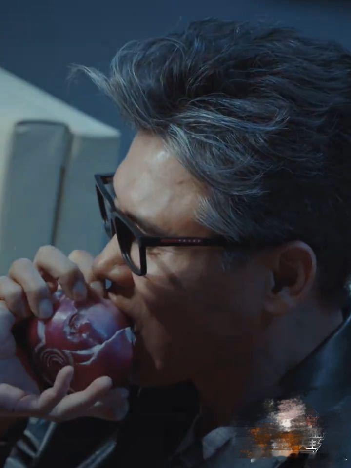 李乃文被欺负成这样了 是不是都忘了李乃文51岁了 拔毛放冰还吃洋葱，最后套上皮带