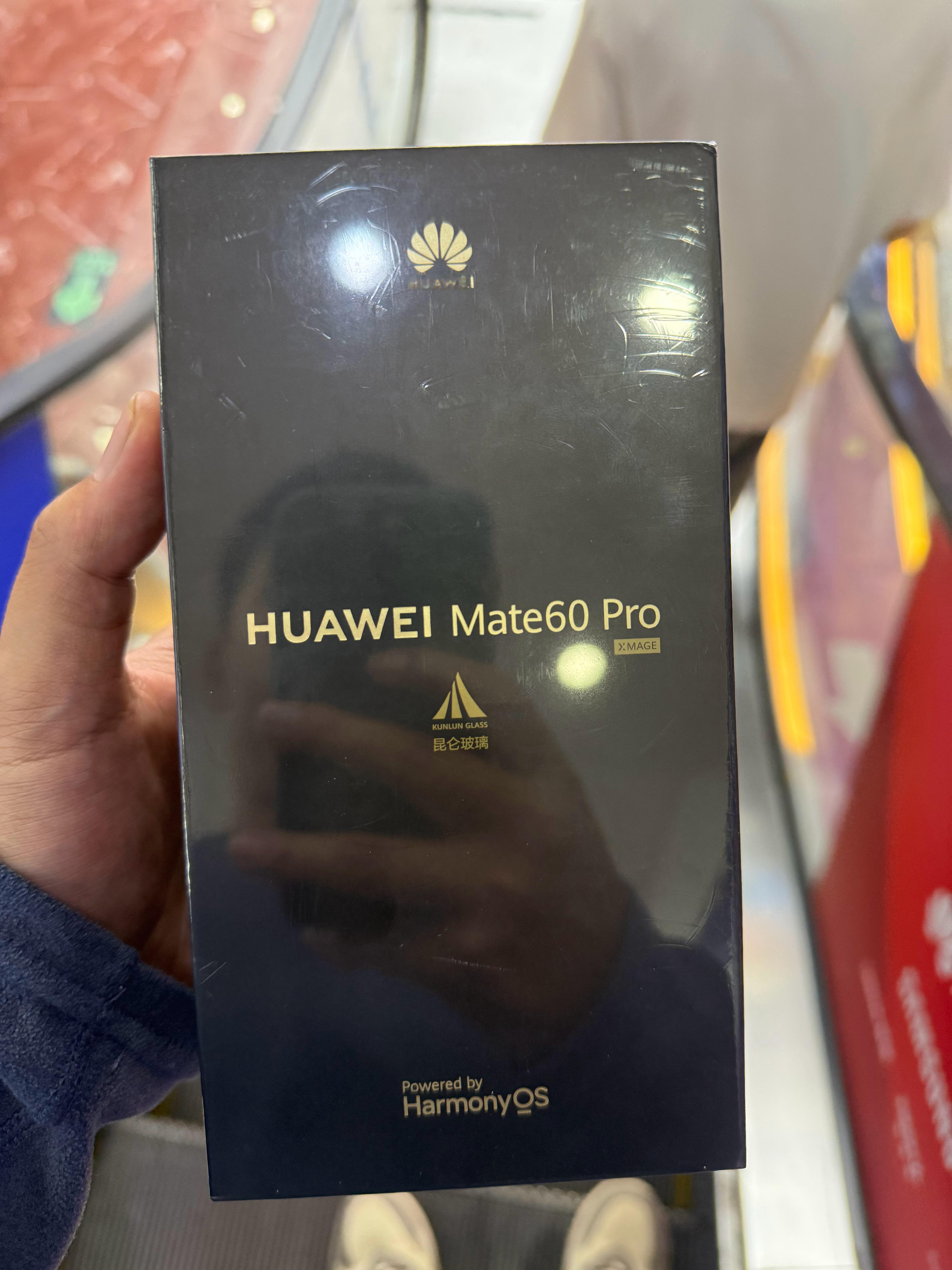 什么是顶级华粉华为Mate80发布在即，客户毅然决然下单全新华为Mate60Pr