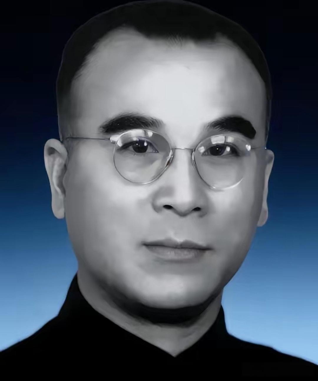 1949年，南京上万名政治犯即将被集体处决，一个国民党高官冒死拦下屠刀，30年后