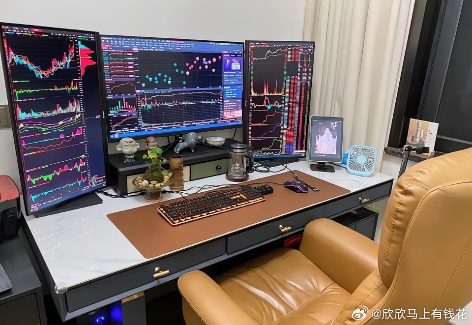 一、永远不要满仓。以50%为宜，高抛低吸无压力。二、永远只做右侧交易。下跌趋势不