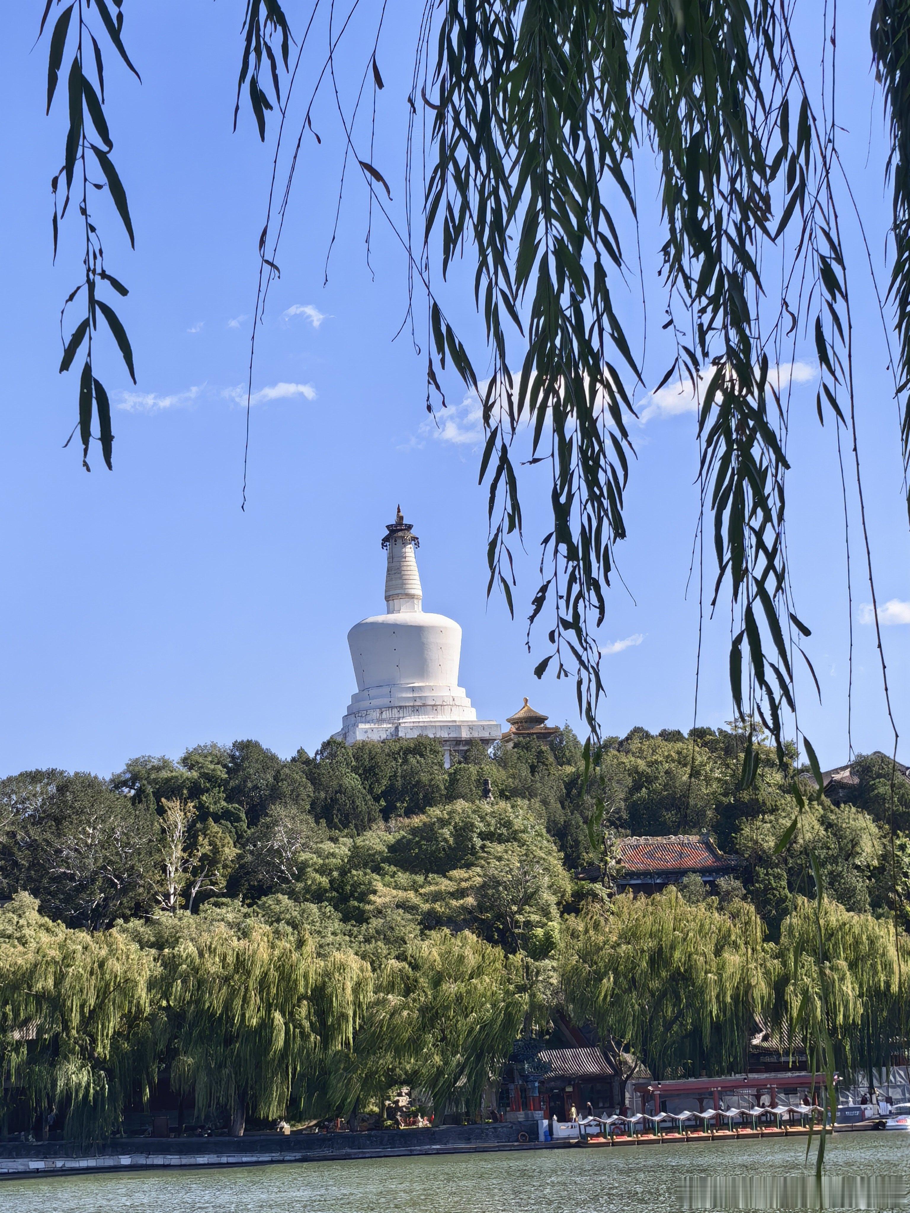 发一组咱北京的塔，北海白塔，十月二十一号摄于北京北海公园摄影