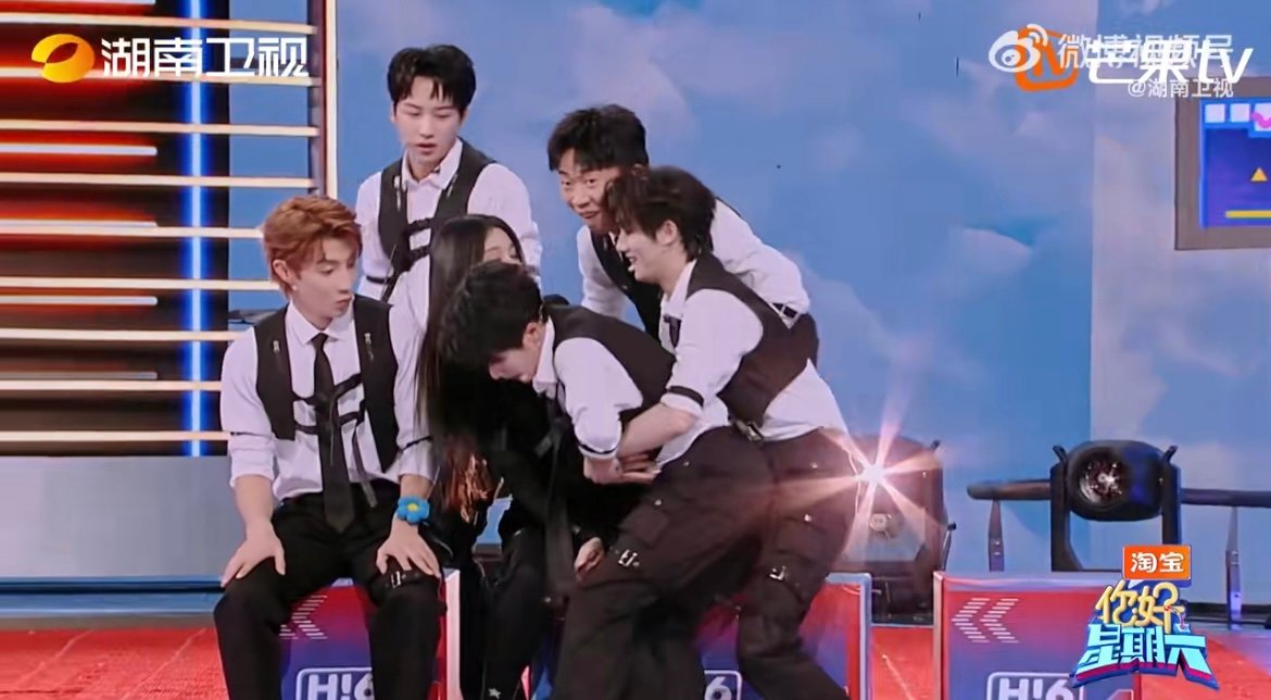 救命！抢位环节直接封神！丁程鑫卡着最后一秒极限出手，一把将檀健次稳稳“端”走，大