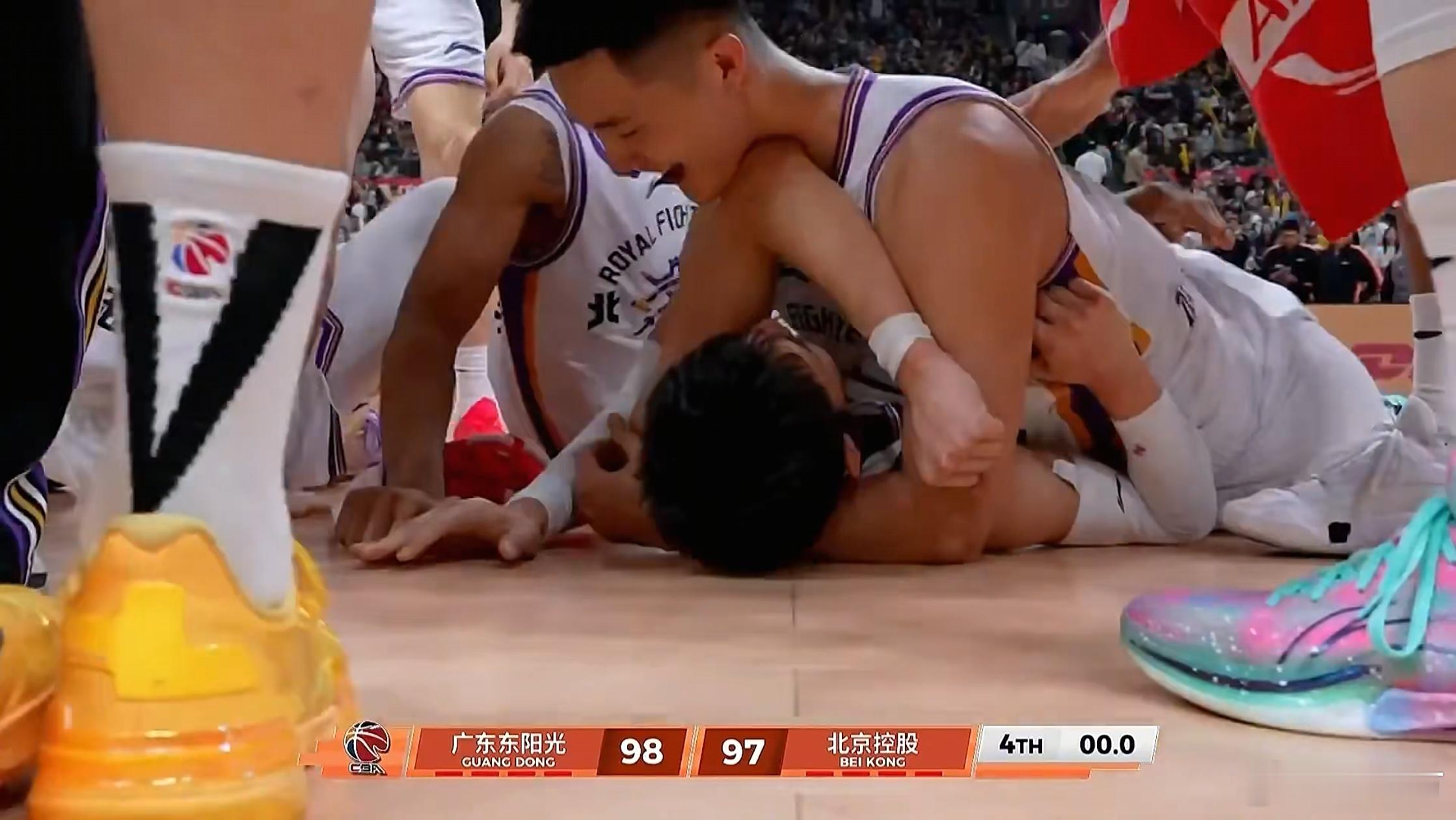 广东男篮vs北控男篮 三宁绝杀广东！牛B！！！ 