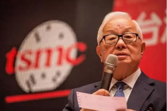 张忠谋在纽约面对《纽约时报》采访，甩下一句挺扎心的话：“如果美国真要扼杀中国半导