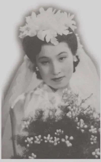 1922年7月，袁世凯去世六年后，在袁世凯老家河南彰德的大院里，出生了一个女婴，