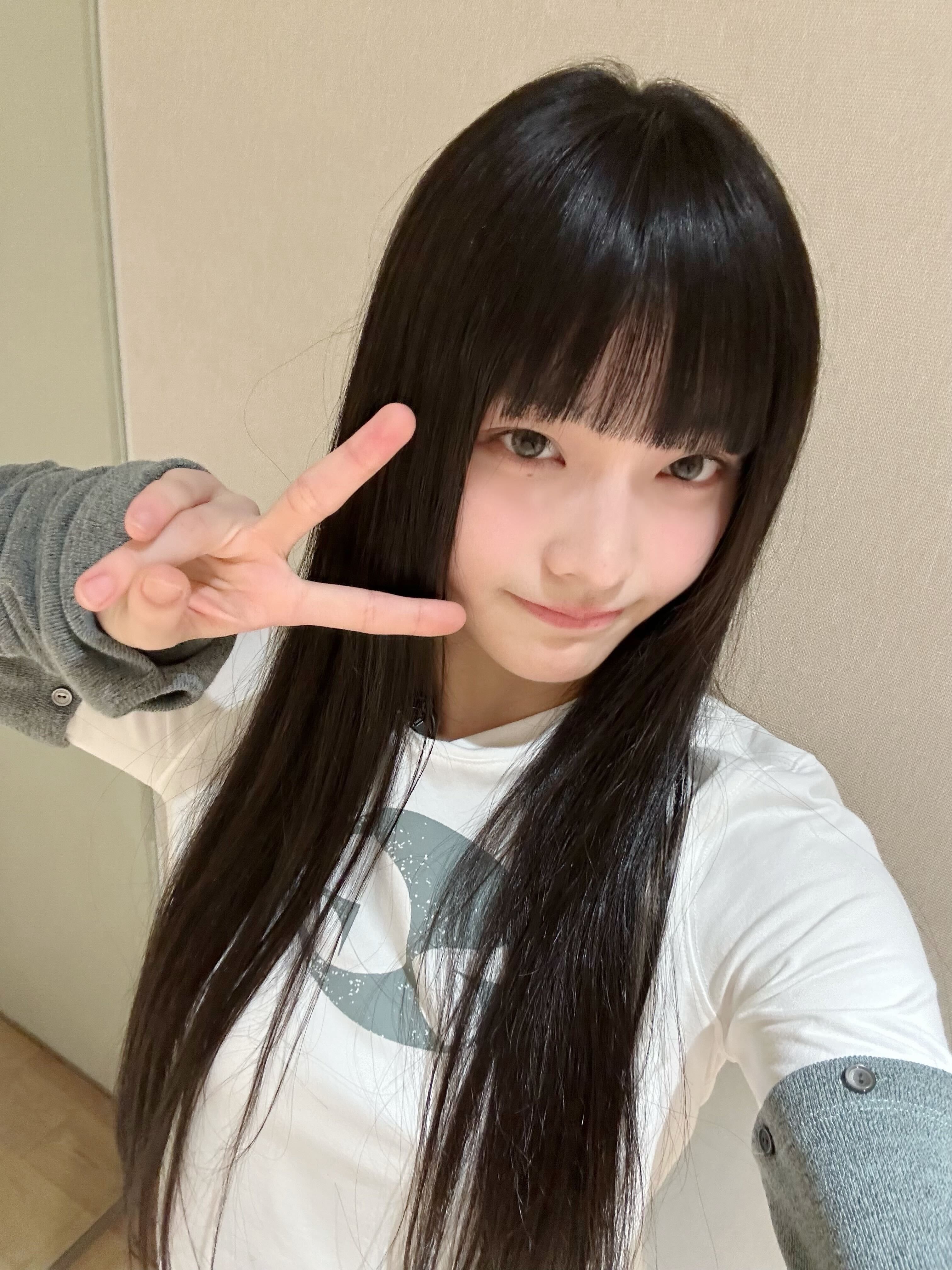 其实我超爱IROHA宝宝的齐刘海👧🏻🤟🏻 ​​​