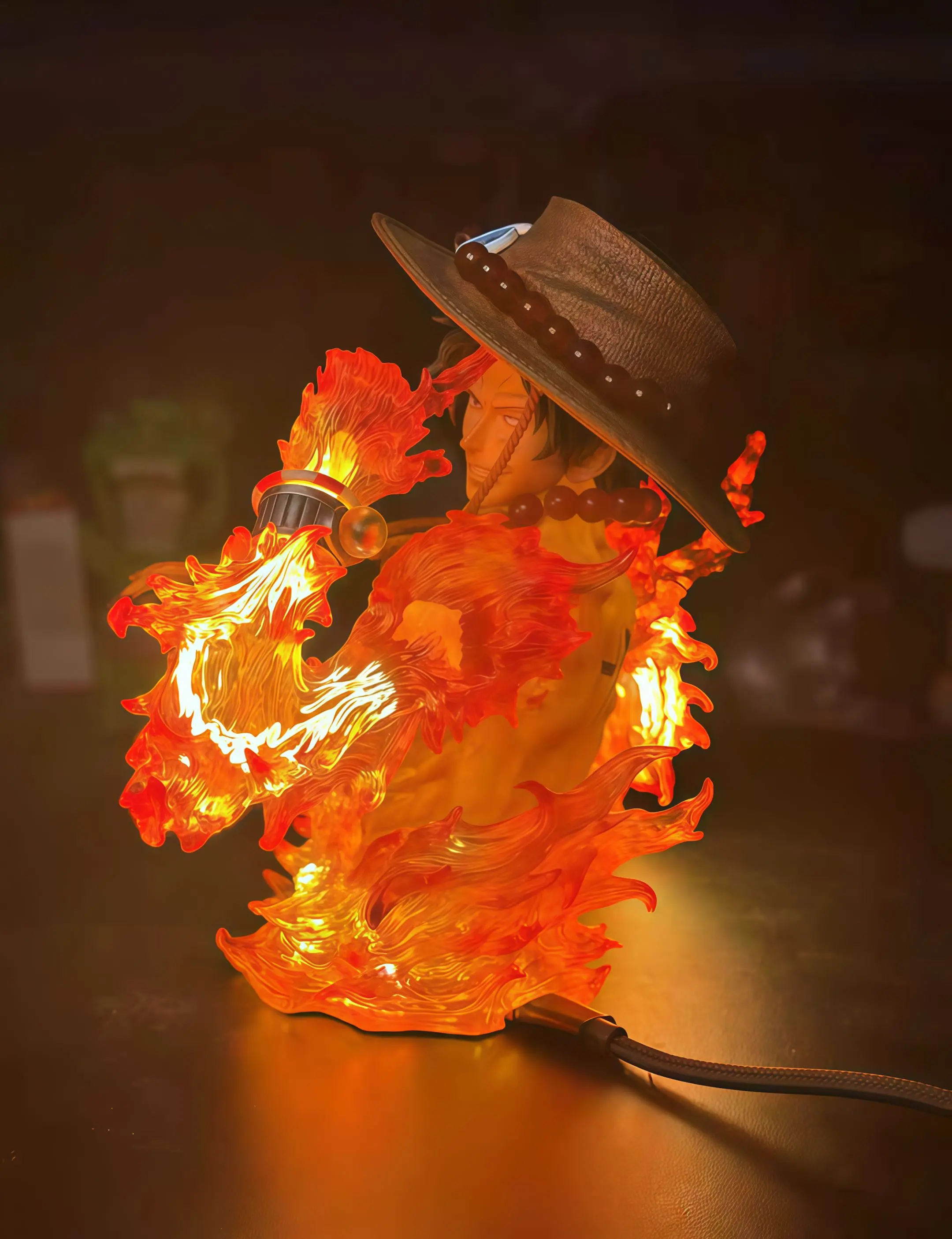 这灯光搭配在艾斯的火焰上就很完美！
