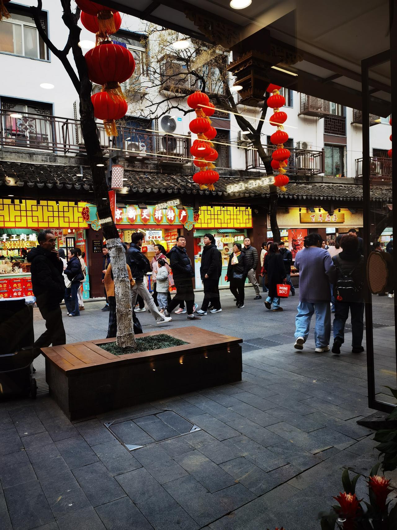 对自己好点，对过去舍得放下，对后代人舍得放手！
是自己的总会有，不是自己的莫强求