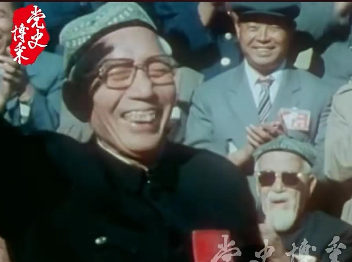 上马能平叛，下马能治疆。王震将军最后一次回疆，看到新疆人民能够安居乐业，难掩满心