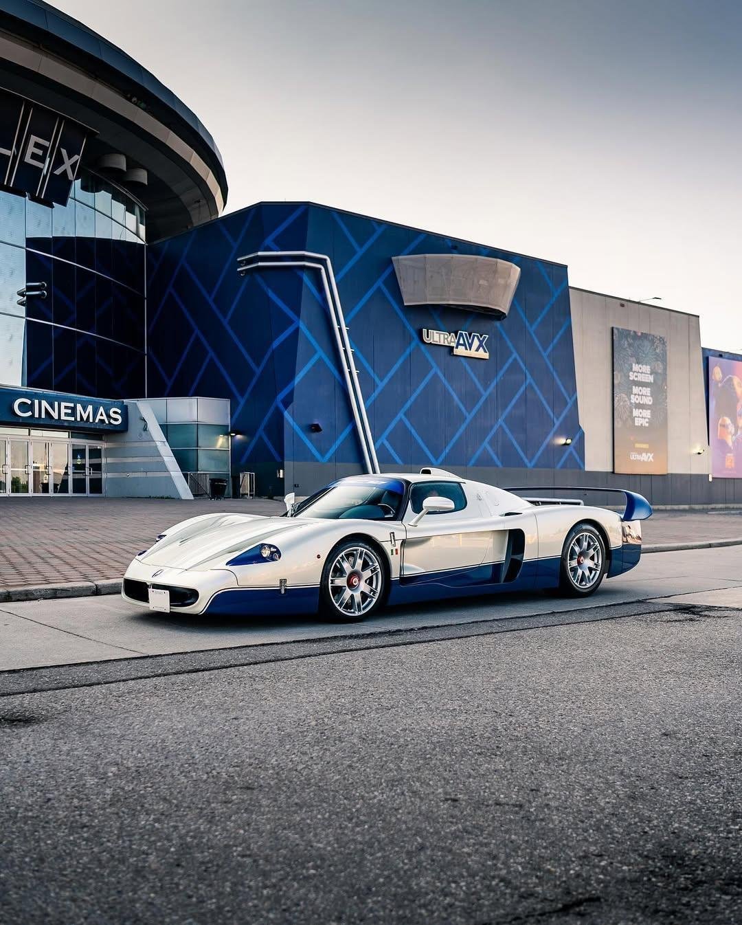 特仑苏玛莎拉蒂向心而行我爱喝特仑苏，从小就爱喝我也爱玛莎拉蒂，从小就爱此前迷恋玛