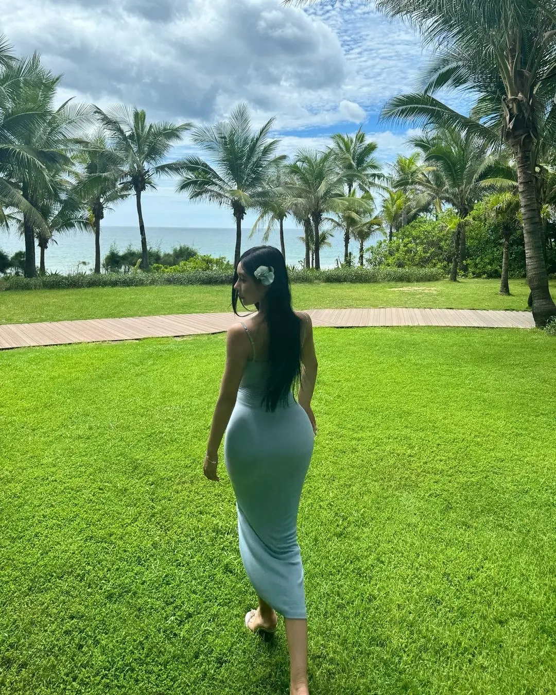 🌴