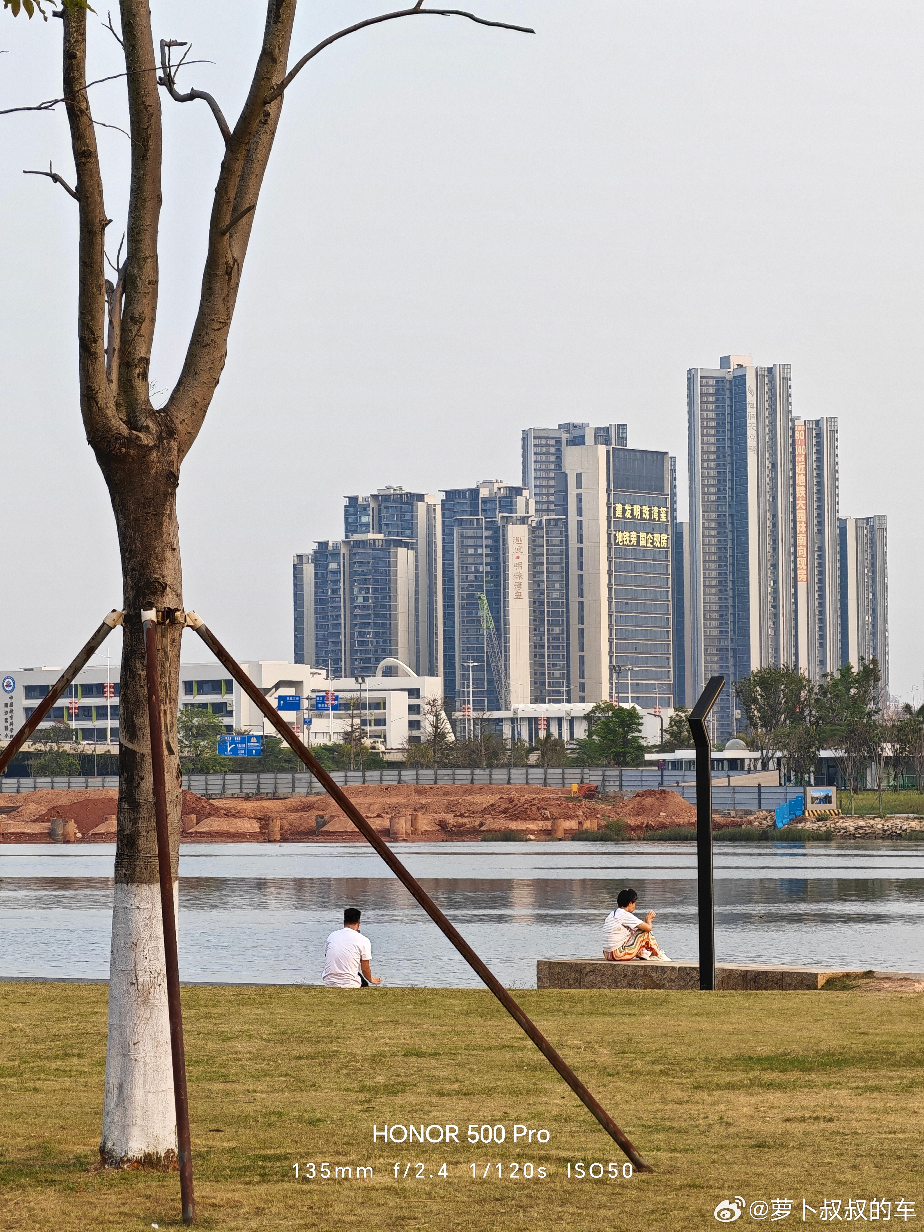 在南沙灵山岛走走停停的闲暇时光，真是美好。工作之余，还得仰望星空，才能走得更远。