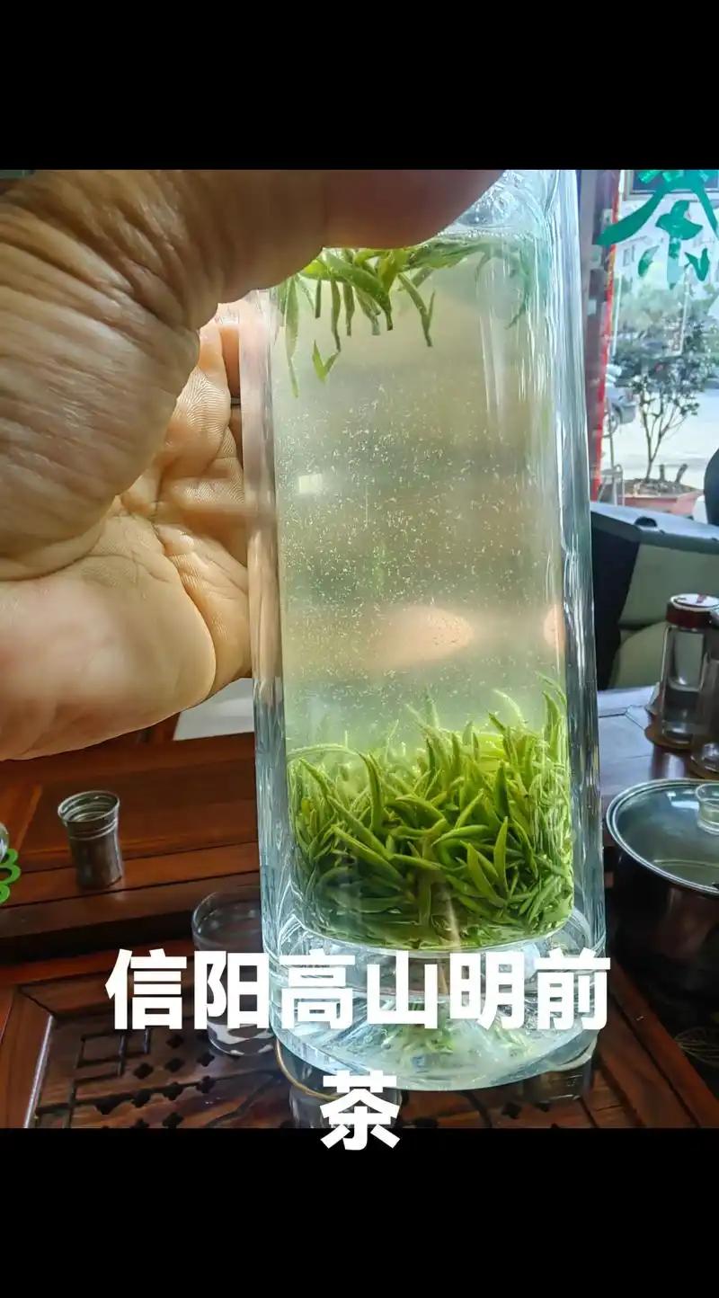 喝毛尖茶对身体有哪些好处？
       喝毛尖茶益处颇多。它能提神醒脑，其含有