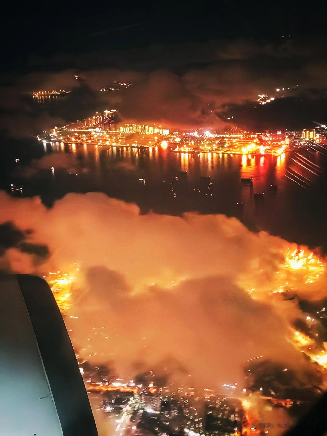 世界突变，难以渡过2024年。
  美国想再次雄起，掠夺世界财富。
  德国想再