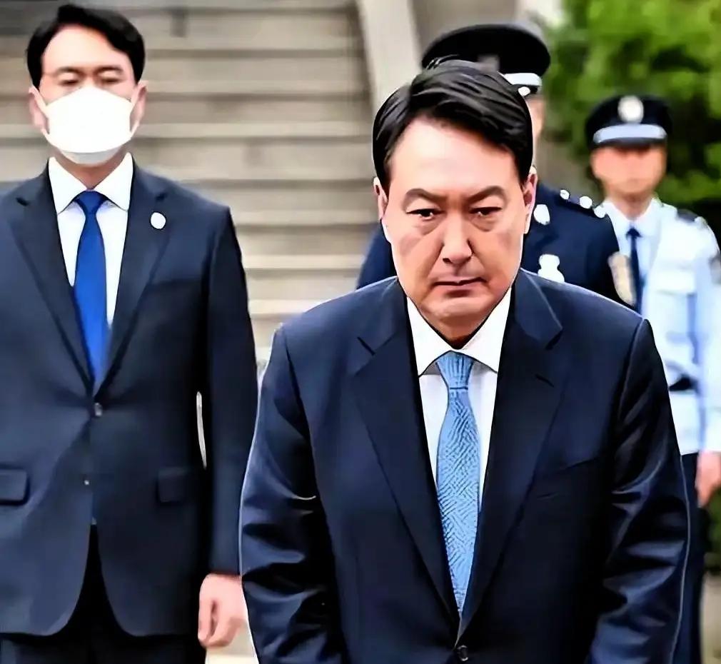 惊天宣判！尹锡悦内乱头目罪成立，韩国宪政史上最耻辱一页！
 
韩国法院2月19日