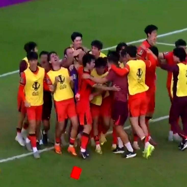 0失球杀进4强！
 
乌兹别克28脚轰门，全被李昊摁下。他4场24扑，把铁桶阵守