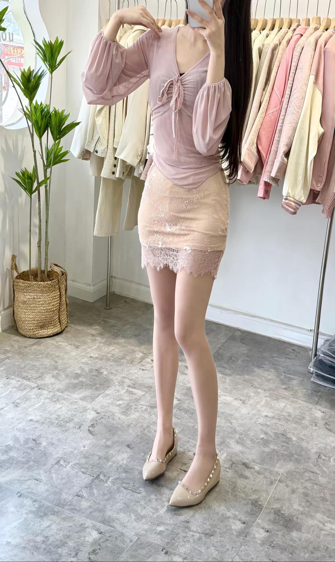 蕾丝裙的确好看 很美 但polo衫的男人不一定深情 穿搭粉色蕾丝裙穿搭