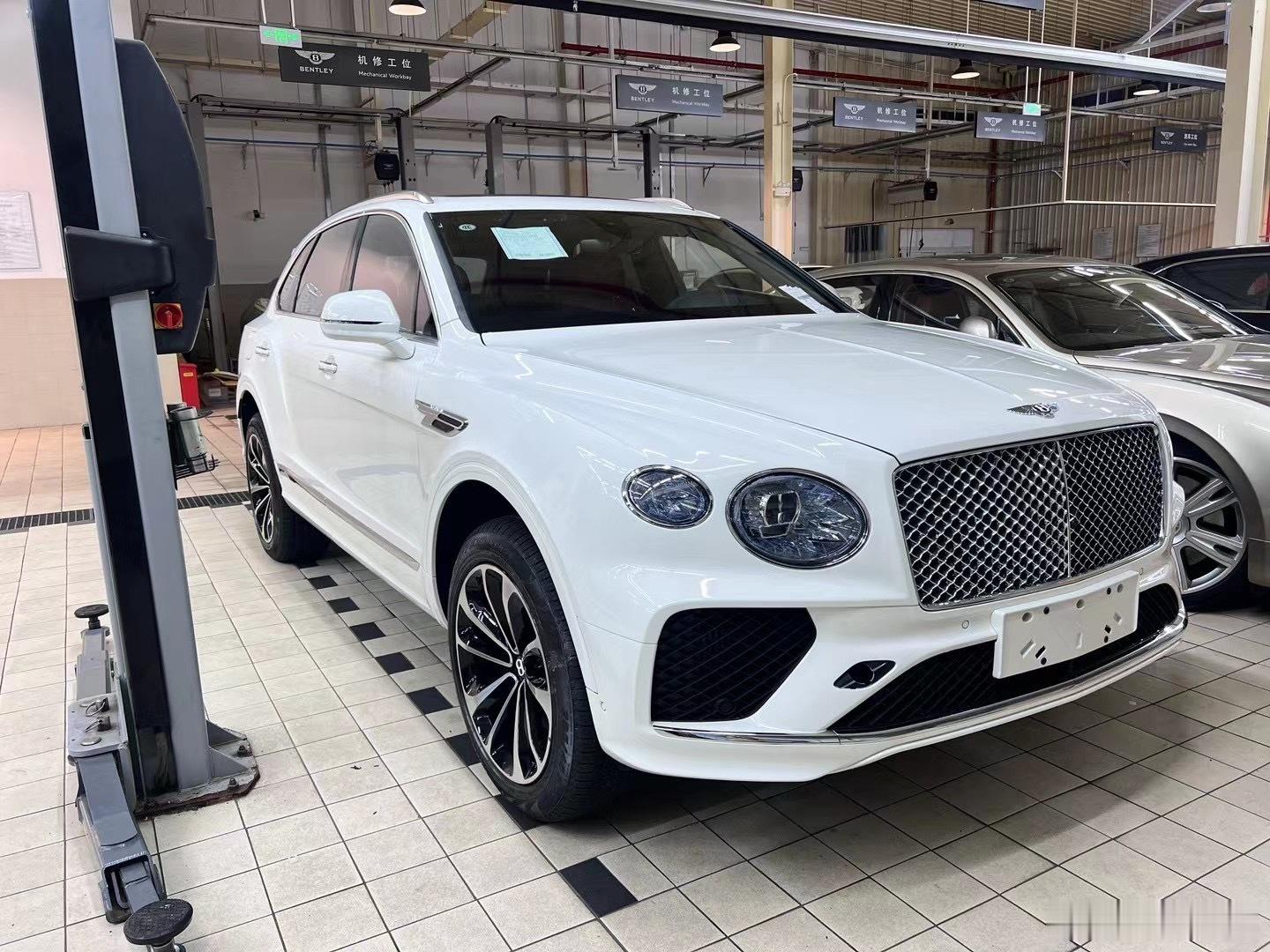 添越混动白红 289.8万含消费税 ​​​