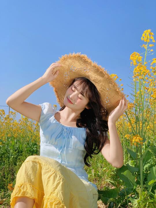 这世界不停地开花 我想取一朵放进你心里🌼
