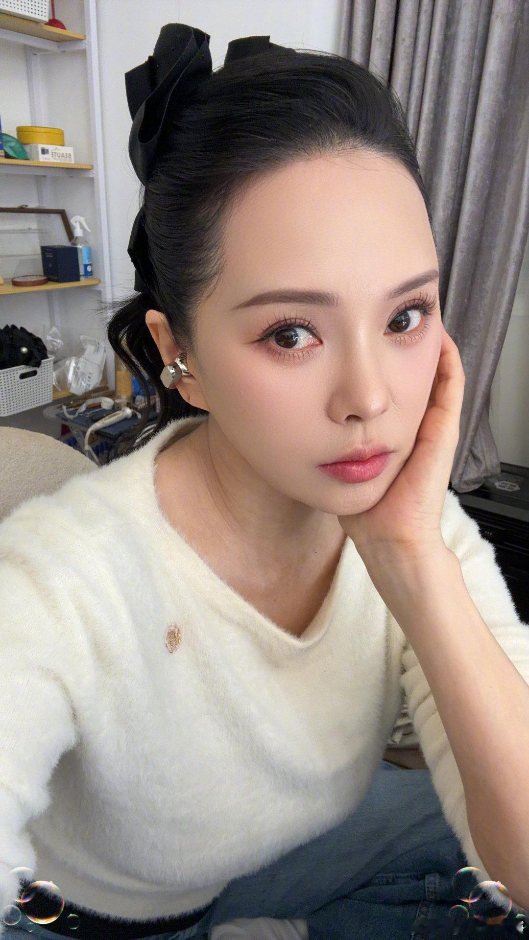 伊能静回应恩利综艺首秀恩利真的太棒了！第一次上综艺就展现真实自我，不怕挑战敢于尝