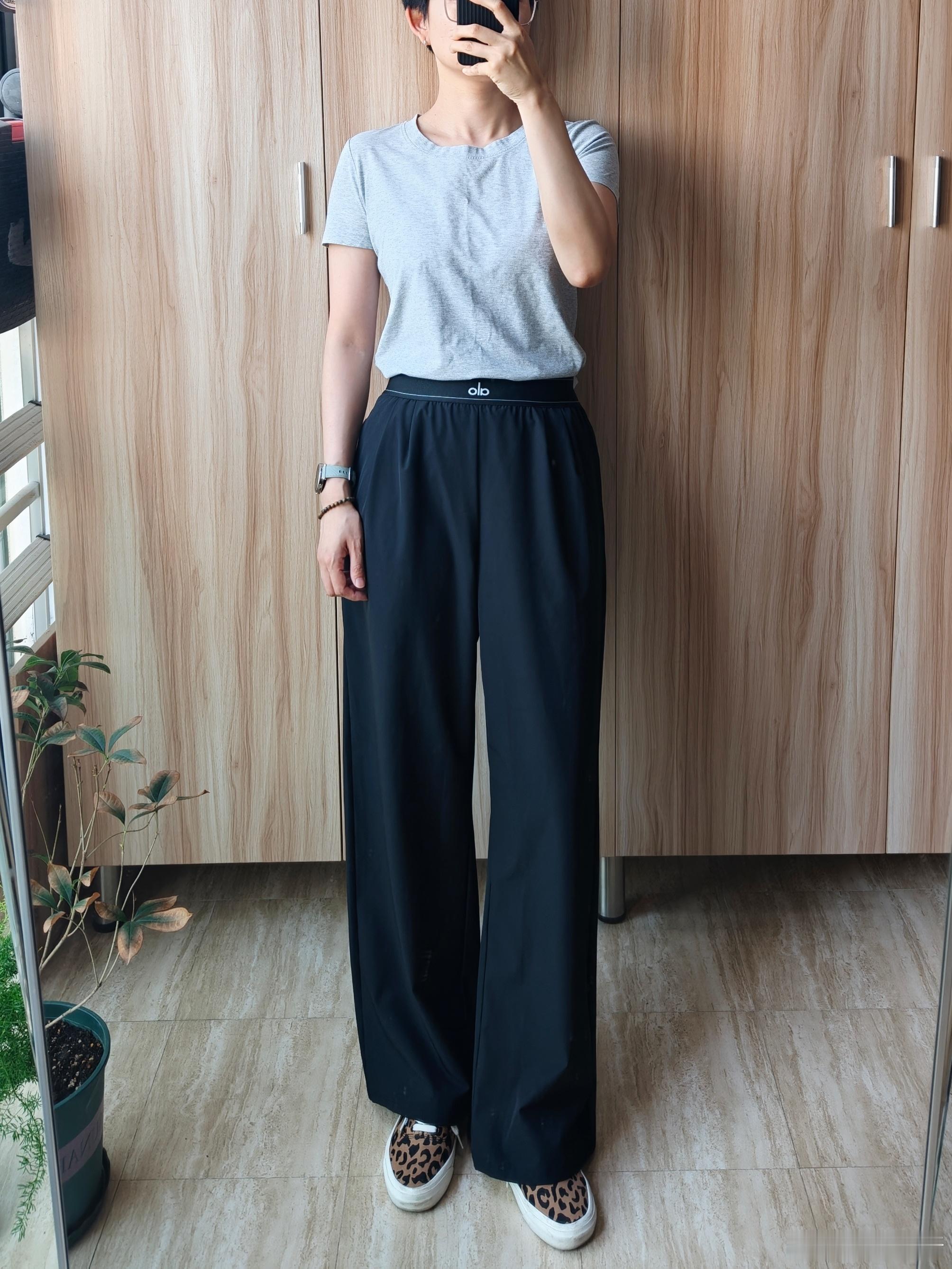 加班太晚就会失眠，还是大脑太兴奋了，脑子里一遍一遍检查今天会议有什么要注意，材料