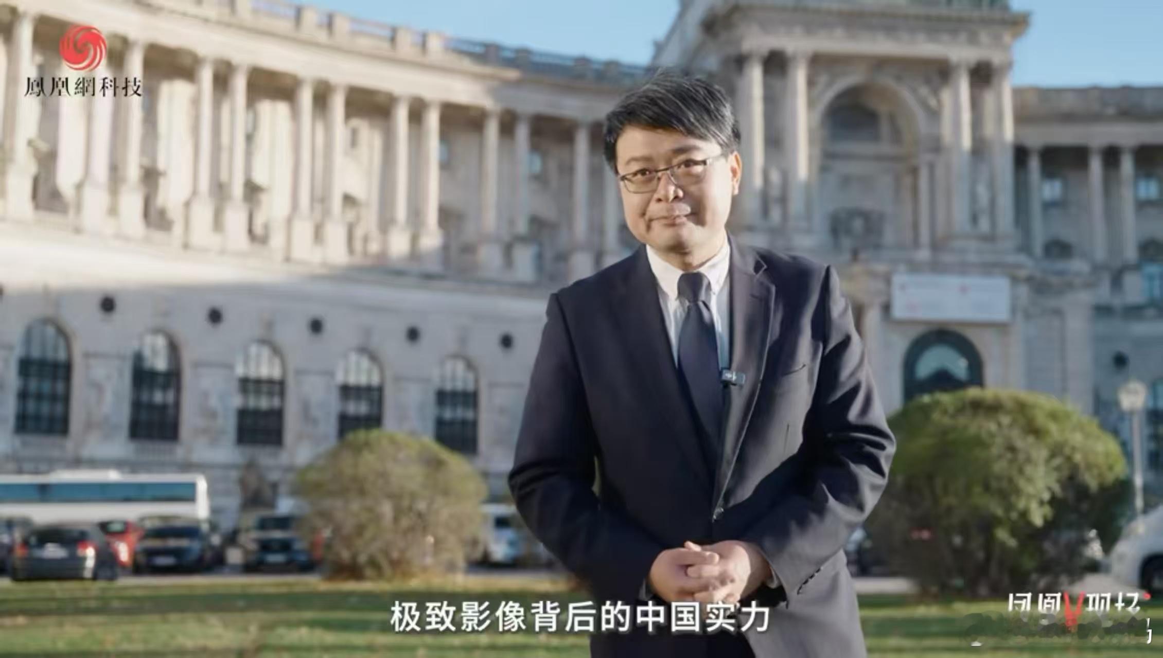 老外眼中的安卓手机 老外喜爱安卓系统的多样化应用。卓越性能与优质显示获得认可。 