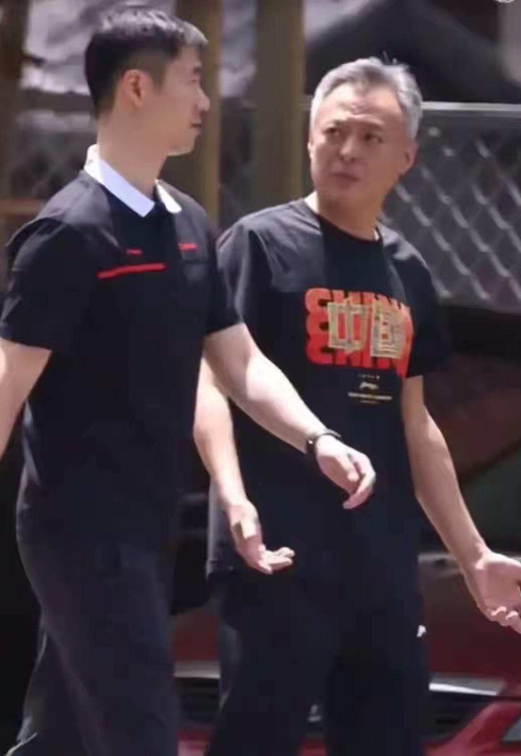 球迷们着急了，他们希望国乒强大，盼望百年伦敦世乒赛囊括全部金牌，延续国乒辉煌，所