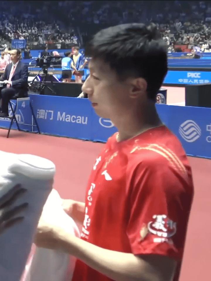 漂亮的草莓冰淇淋 